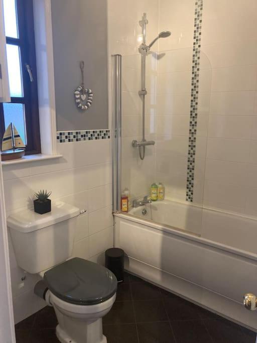 The Lighthouse Loft Apartment Whitehead Ngoại thất bức ảnh