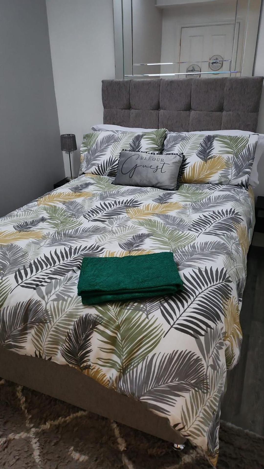 The Lighthouse Loft Apartment Whitehead Ngoại thất bức ảnh